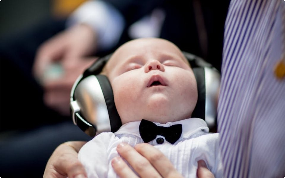 Últimos blogs de la empresa sobre Cantando nuevas canciones en el norte y sur de las montañas Tianshan - Un resumen de la promoción de Xinjiang para formar la conciencia de la comunidad nacional china