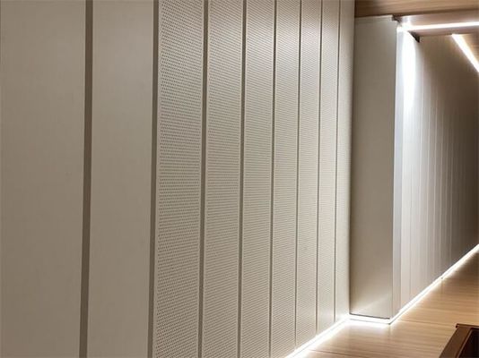 comprar Las lanas de roca ligeras de Marine Panels Sheet Ceiling Composite perforaron 500m m Fabricación en línea