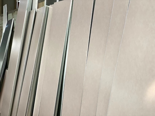 comprar Laminación aislada pared 600m m del PVC del panel de bocadillo de Rockwool Fabricación en línea